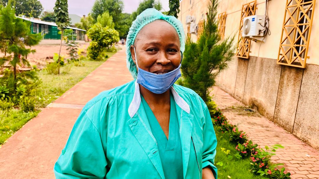 Tuina Nsoma Hélène, majore du service de dialyse au CHU-YO