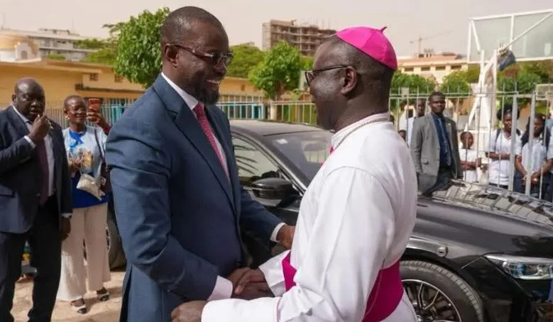 popenguine : sonko rencontre monseigneur andré guéye en amont du pèlerinage marial