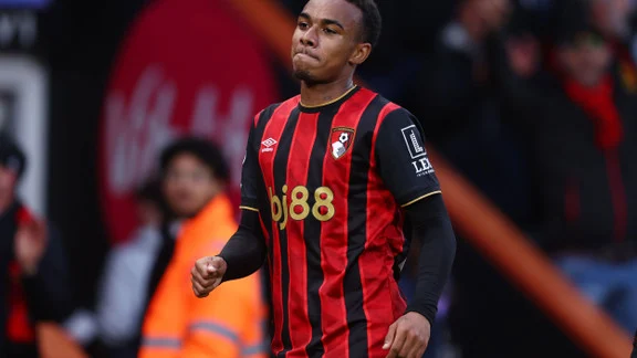 Eli Junior Kroupi, attaquant en discussion pour le PSG