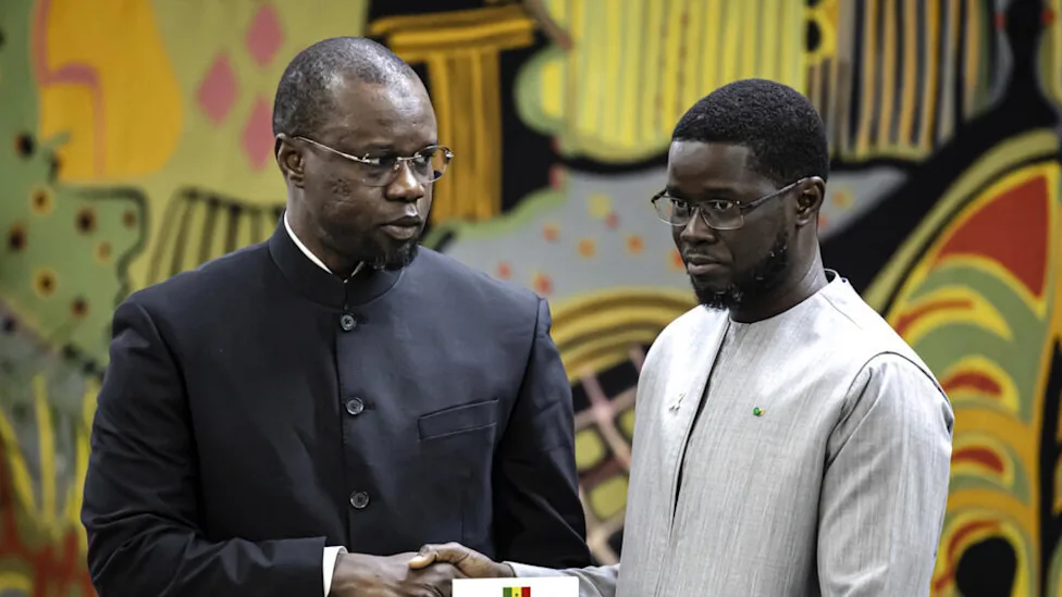 réaction vive du pouvoir sénégalais face aux critiques d'ousmane sonko