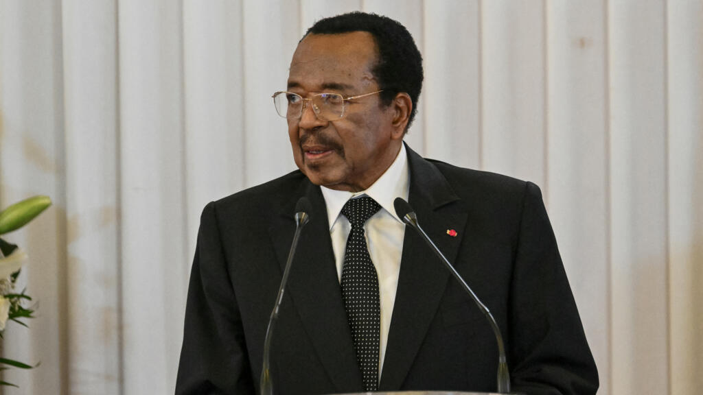 Le président camerounais Paul Biya s’exprime lors d’un discours en présence du pape Léon XIV à Yaoundé, le 15 avril 2026.