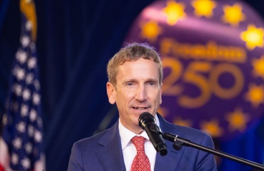 Portrait de Keith Heffern, candidat à l'ambassade des États-Unis au Gabon