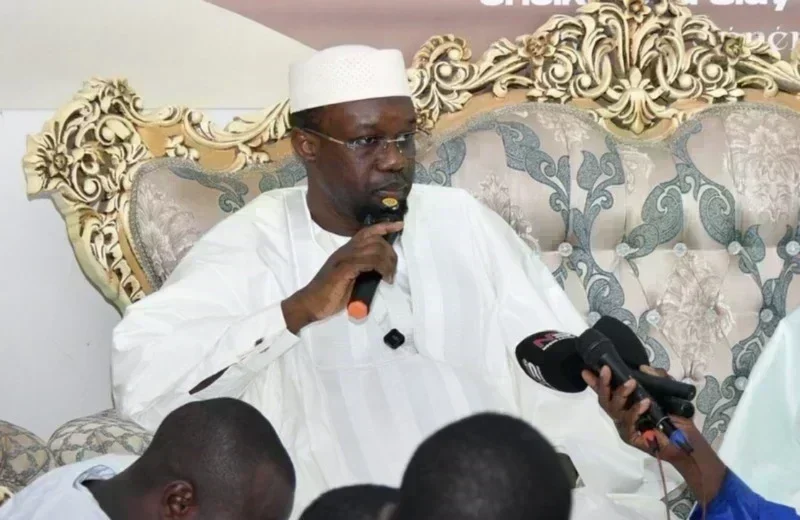 Serigne Habib Sy officialise son adhésion au Pastef Serigne Habib Sy et Ousmane Sonko lors de la rencontre à Diaksao