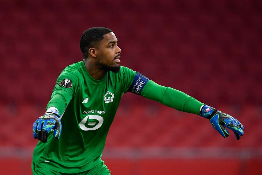 Mike Maignan sous le maillot du LOSC face à l'Ajax Amsterdam en Ligue Europa, le 25 février 2021